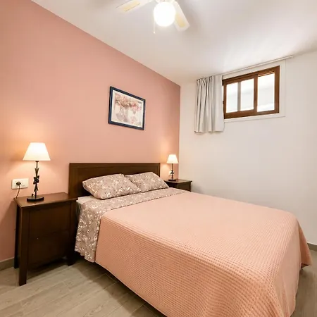 アパート Acapulco Apartment - Pool, Beach & Ocean View, Las Americas Playa Feñabe