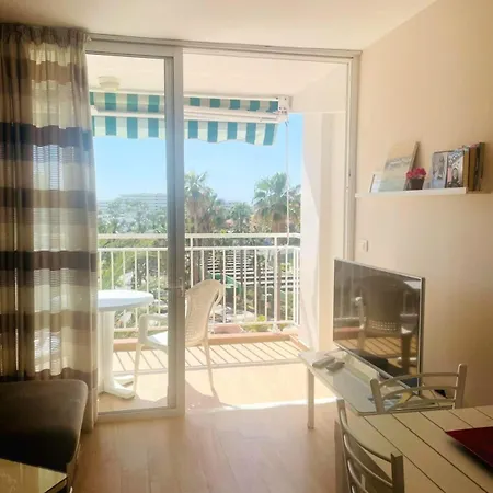 With Ocean View, Americas Daire *